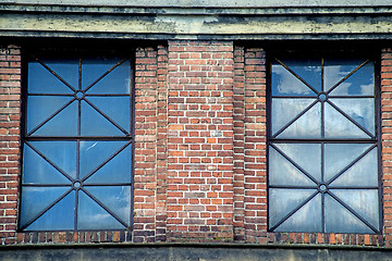 Image showing old window of an refinery