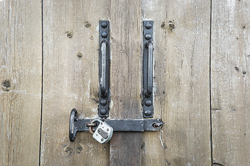 Image showing gate with padlock