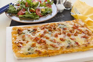 Image showing Pesto Marguarita Pizza