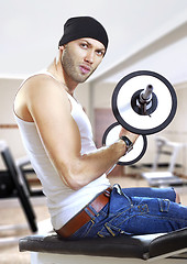 Image showing man in gym