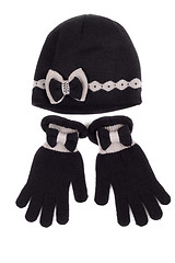 Image showing Set of pairs of gloves and knit hat