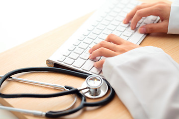 Image showing Doctor using computer