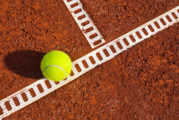 Image showing tennis ball on a tennis court