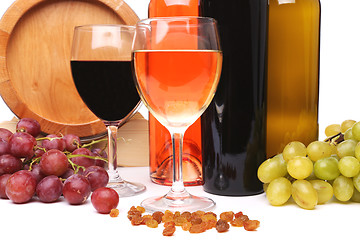 Image showing bottles and glasses of wine and ripe grapes