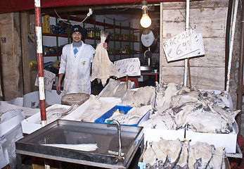 Image showing fishmonger sells cod 