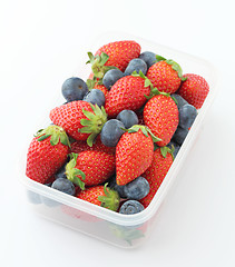 Image showing Strawberry and blueberry mix in plastic container