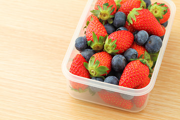 Image showing Strawberry and blueberry mix in plastic container