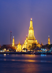 Image showing Wat Arun in Bangkok at night