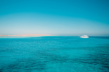 Image showing Lagoon with yacht