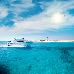 Image showing Coral reef in lagoon