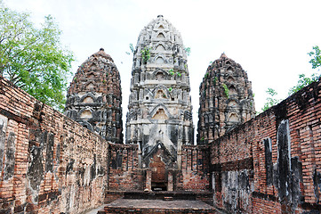 Image showing Ancient wat ruins in the Historical Park of Sukhothai