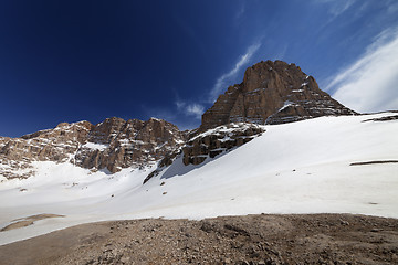 Image showing Snow, rocks and sky