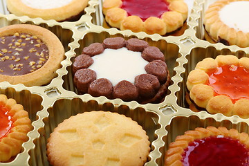 Image showing Shortbread cookies with filling.