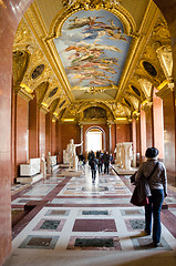 Image showing trippers in the visit of Louvre Museum 