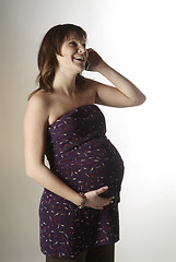 Image showing pregnant woman with mobile phone