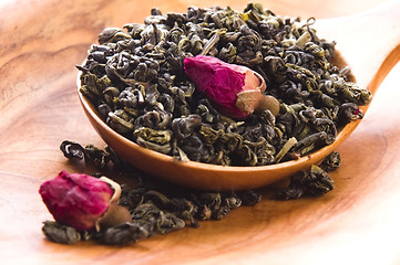 Image showing Green tea whit rose