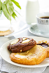Image showing Soft cookies wth chocolate and white chocolate 