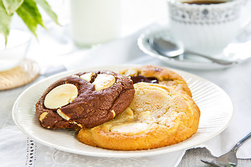 Image showing Soft cookies wth chocolate and white chocolate 