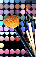 Image showing Makeup palette and brushes