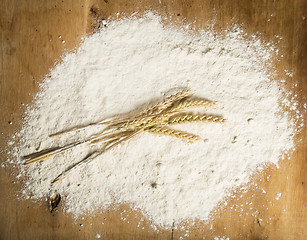 Image showing Pile of flour and wheat