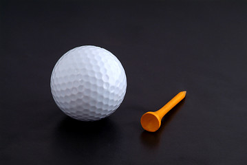 Image showing Golf ball and tee