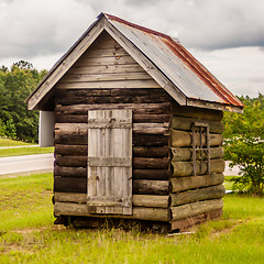 Image showing old wood log cabin in forest