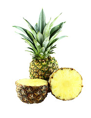 Image showing ripe pineapple with slices