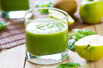 Image showing Spinach with Apple and Kiwi smoothie