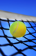 Image showing tennis ball on a tennis court