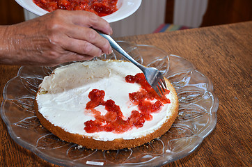 Image showing Making strawberry cake 1