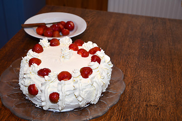 Image showing Making strawberry cake 4