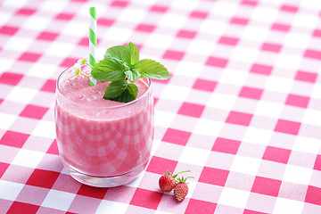 Image showing strawberry shake