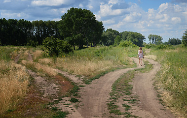 Image showing walking woman