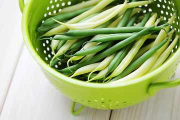 Image showing green and yellow beans