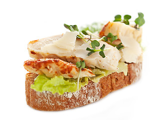 Image showing slice of bread with chicken and vegetables