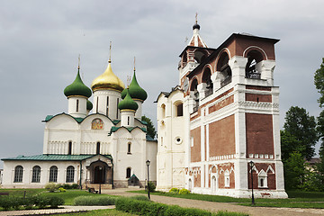 Image showing Bell tower and the Spaso-Preobrazhensk y Cathedral in Suzdal