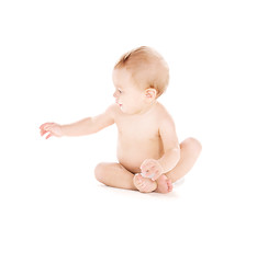 Image showing sitting baby boy in diaper