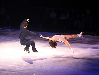 Image showing Figure skaters