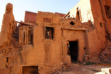 Image showing Ruined house on the street