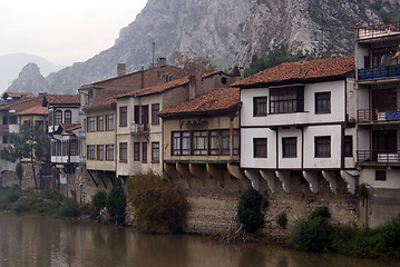 Image showing Houses near river