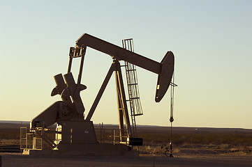 Image showing Oil pump