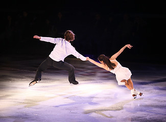 Image showing Figure skaters