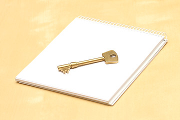 Image showing Key and notebook