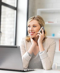 Image showing businesswoman with cell phone