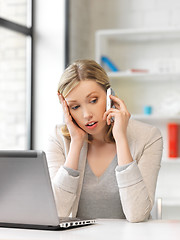 Image showing businesswoman with cell phone