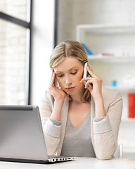 Image showing businesswoman with cell phone