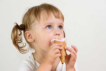 Image showing child eating ice cream