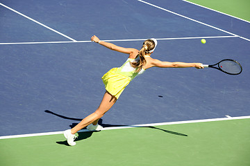 Image showing Woman playing tennis