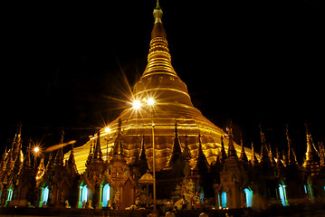 Image showing Shwedagon temple at night