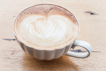 Image showing Free pour hot coffee latte art cup